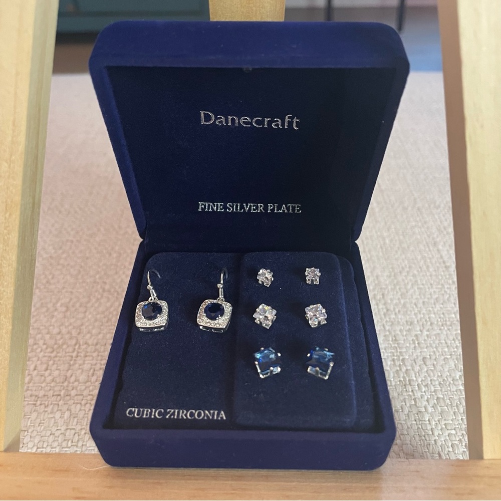 NWT cubic zirconia fine silver four pairs of silver and blue earrings - Picture 5 of 7
